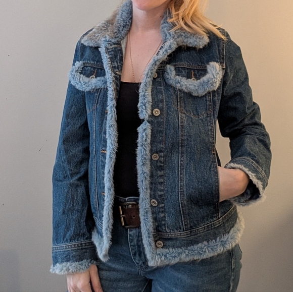 jean crisan Jackets & Blazers - Vintage Jean Crisan Denim Jacket w Blue Dyed Beaver Fur Trim, Size M (Flaws)
